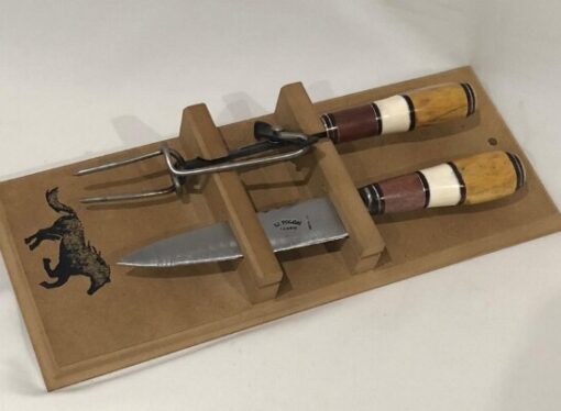 SET DE CUCHILLO Y TENEDOR CON TABLA